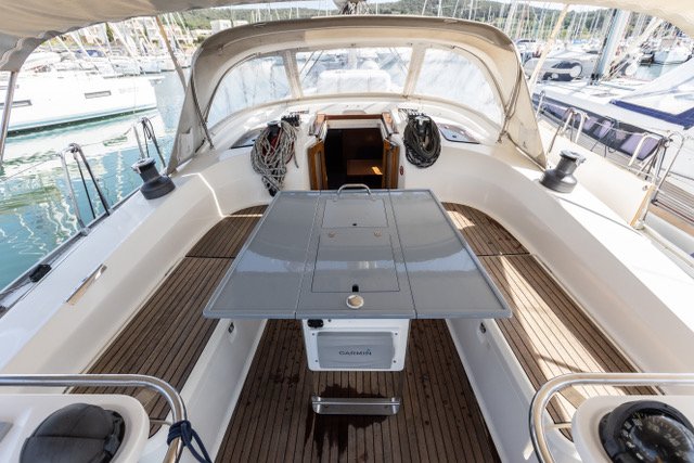 Monohull boat rental in Marina del Fezzano, Italy