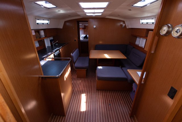 Up to 9 persons can enjoy a ride on this Bavaria Yachtbau boat