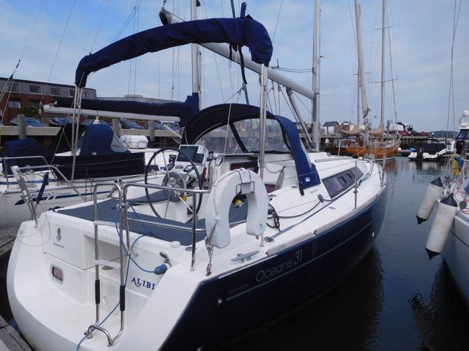 Up to 7 persons can enjoy a ride on this Beneteau boat