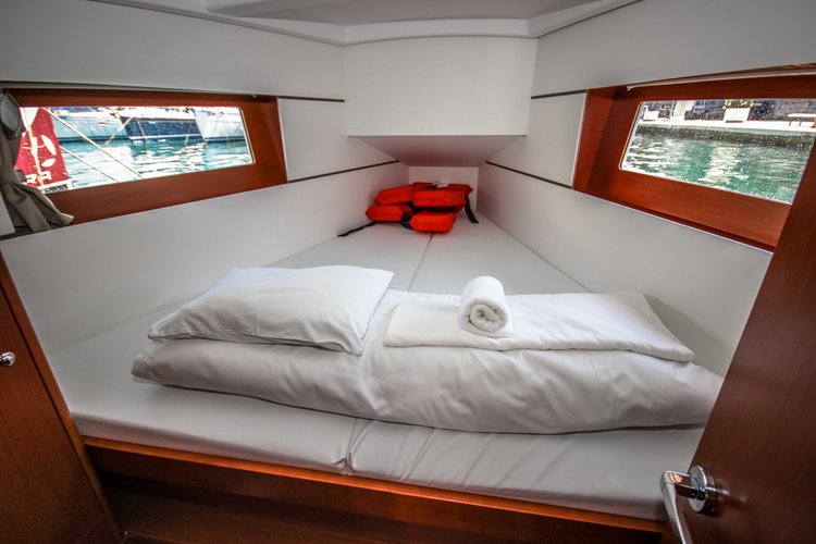 Monohull boat rental in Istra, Croatia