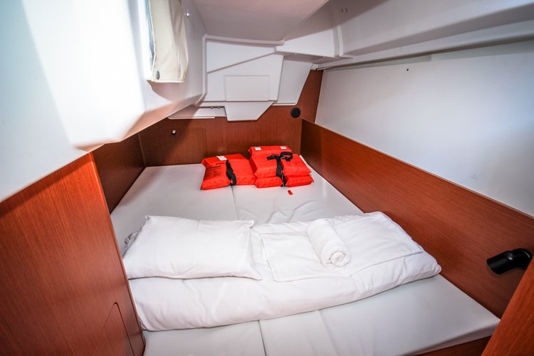 Monohull boat rental in Istra, Croatia