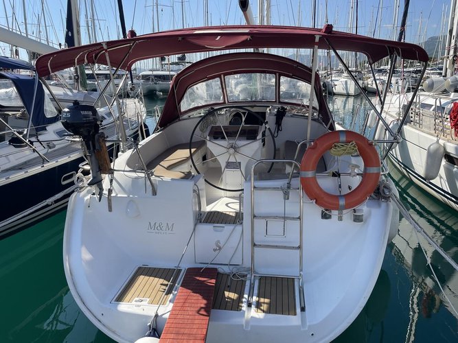 Climb aboard this sailboat for a great sailing experience!