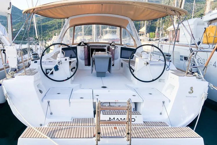 Up to 10 persons can enjoy a ride on this Beneteau boat