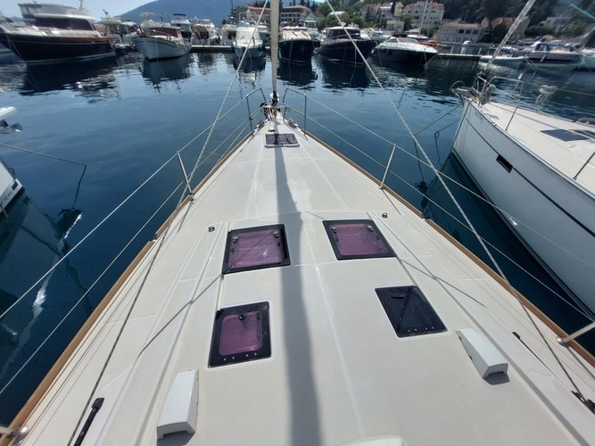 Up to 9 persons can enjoy a ride on this Beneteau boat