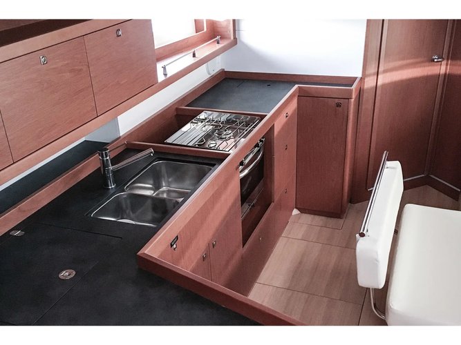 Beneteau boat for rent in Tivat