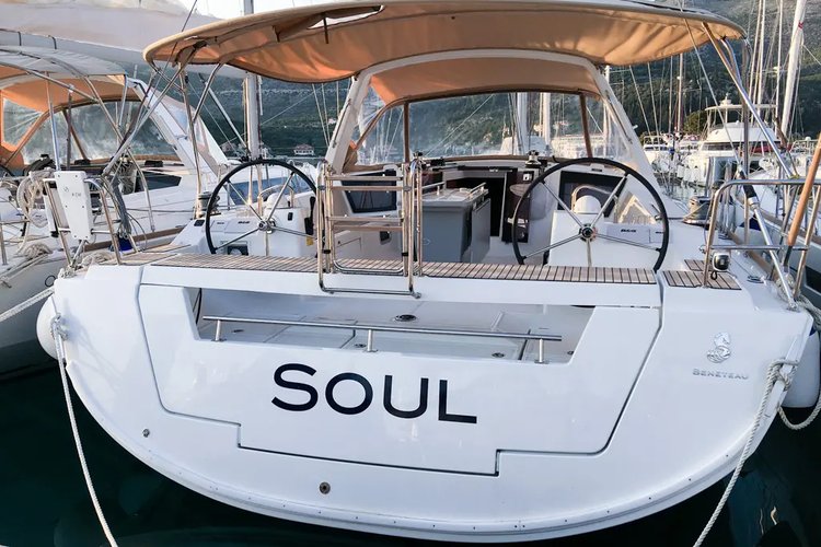 Beneteau boat for rent in Tivat