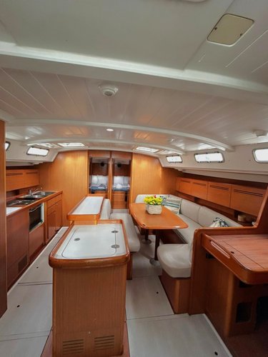 Monohull boat rental in Alimos Marina, Greece