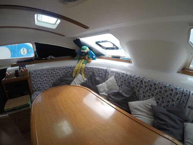 This 47.6' Catamarans Nautitech cand take up to 2 passengers around Raiatea