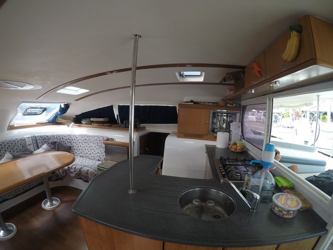 Catamaran boat for rent in Raiatea