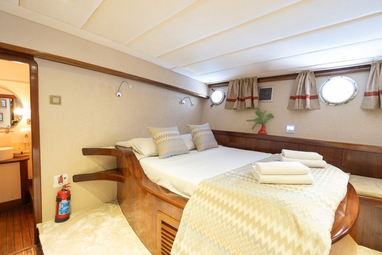 Boat for rent Custom Made 98.4 feet in Aegean, Turkey