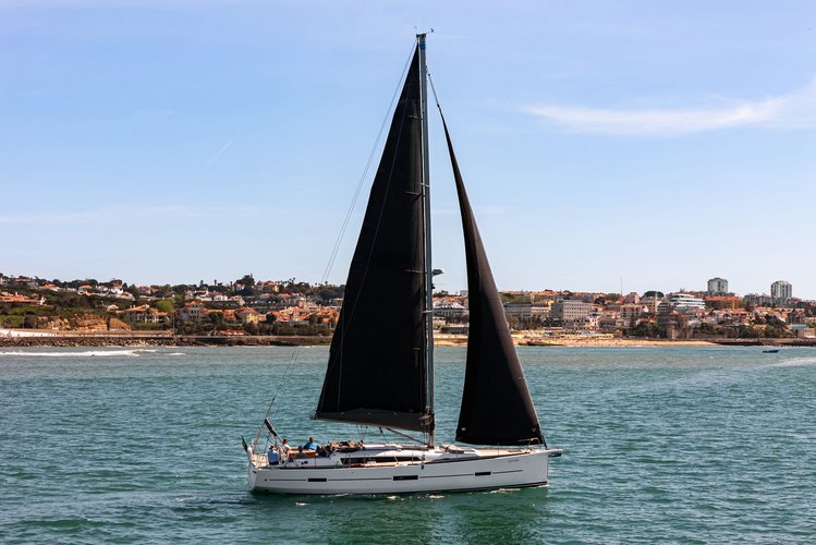 Amazing Sailing Yacht Cascais