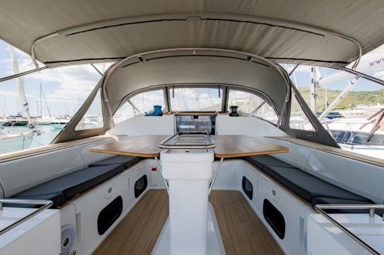 Monohull boat rental in Marina Baotić, Croatia