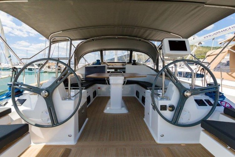 This 49.9' Elan cand take up to 12 passengers around Seget Donji