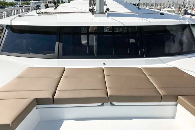 41.3 feet Fountaine Pajot in great shape
