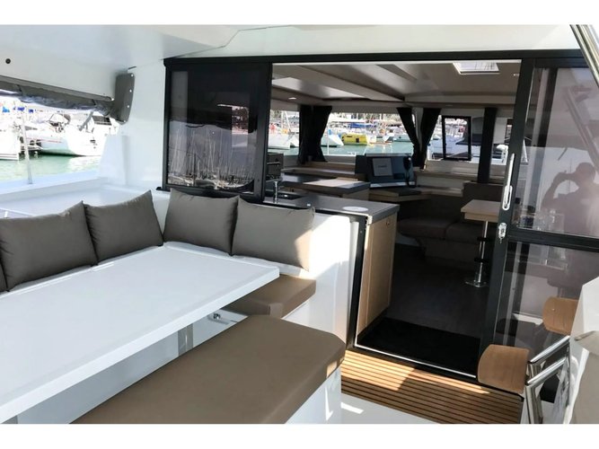 41.3 feet Fountaine Pajot in great shape