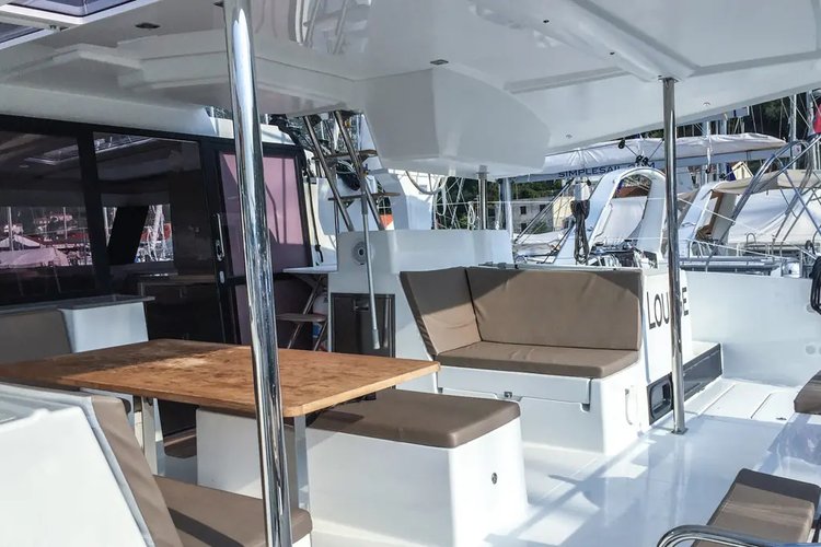 Catamaran boat for rent in Tivat