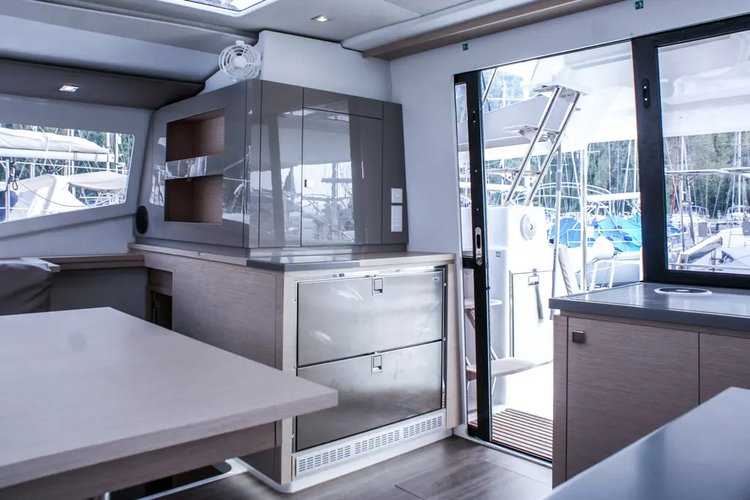 Boat rental in Tivat, 