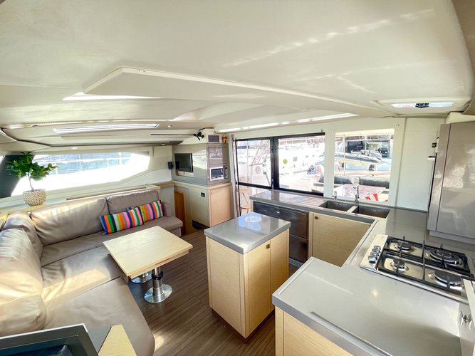 Discover Phuket surroundings on this Fountaine Pajot Saona 47 Quintet - 5 + 1 cab. Fountaine Pajot boat