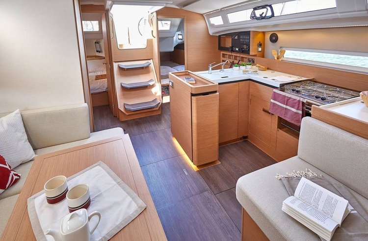 Discover Procida surroundings on this Sun Odyssey 410 Jeanneau boat