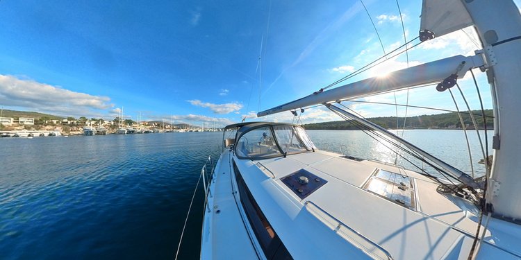 Discover Pirovac surroundings on this Jeanneau 54 Jeanneau boat