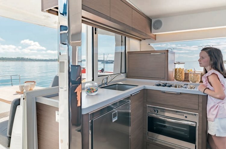 Up to 12 persons can enjoy a ride on this Lagoon boat