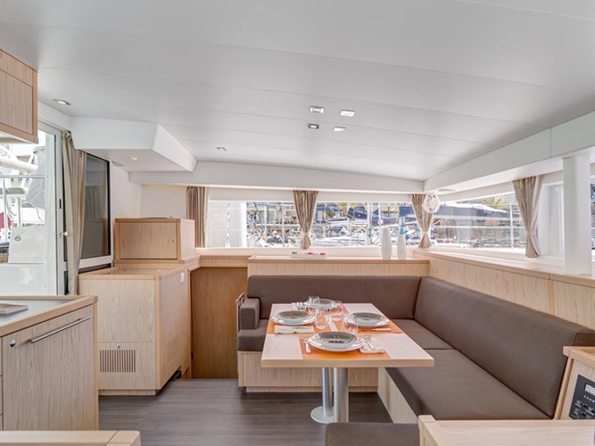 Sail the beautiful waters of Nea Peramos - Attica on this cozy Lagoon Lagoon 400 S2