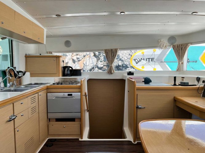 Up to 10 persons can enjoy a ride on this Lagoon boat