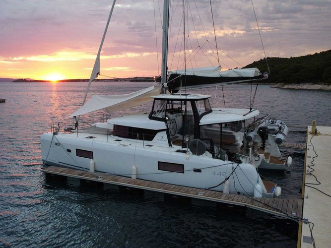 Boat for rent Lagoon 42.5 feet in Le Marin, Martinique