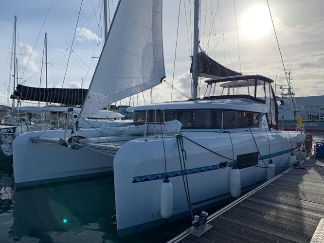 Relax on board our sailboat charter in Palma de Mallorca