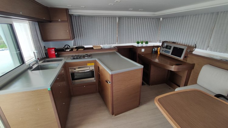 Climb aboard this sailboat for a great sailing experience!