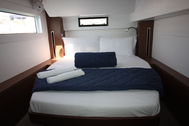 Discover St. George's surroundings on this Lagoon 46  Lagoon boat