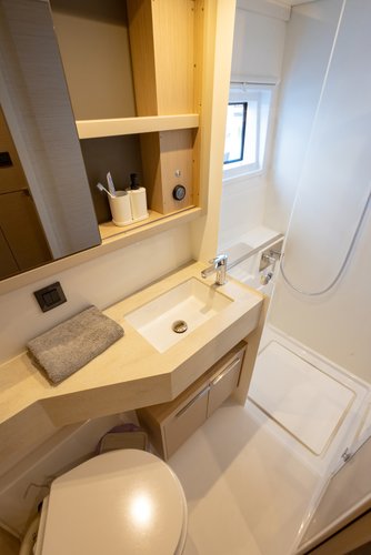 Beautiful Lagoon Lagoon 46  ideal for sailing and fun in the sun!