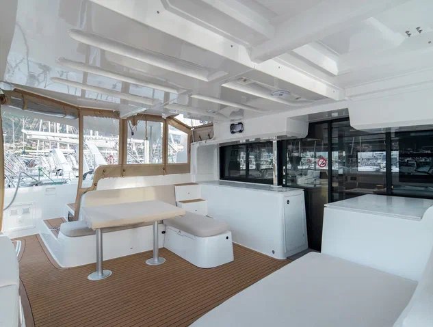 Beautiful Lagoon Lagoon 46  ideal for sailing and fun in the sun!