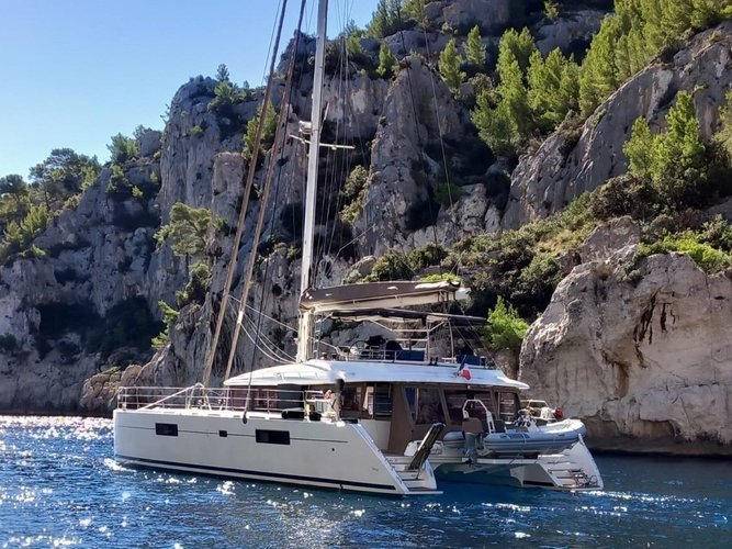 Beautiful sailboat for rent, ideal for fun in the sun