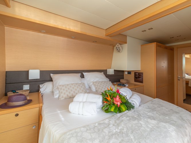 Beautiful sailboat for rent, ideal for fun in the sun