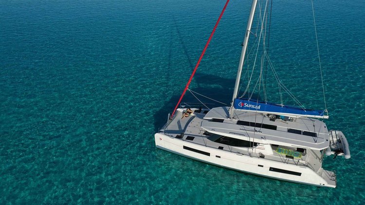 Catamaran boat for rent in Raiatea