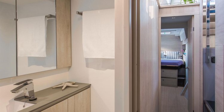 Discover St. George's surroundings on this Leopard 50 Leopard Catamarans boat