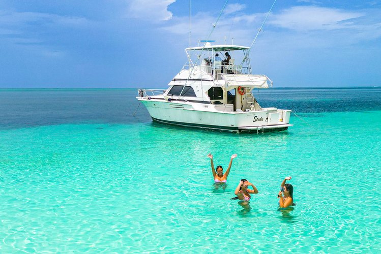 Boat rental in Nassau, 