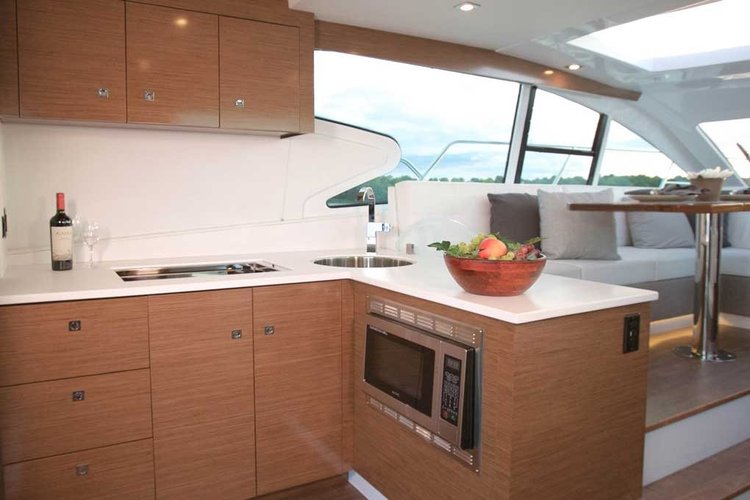 Boat rental in Newport Beach, 