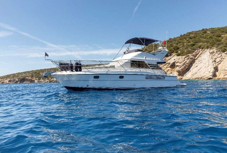 Lapina 1 - Motoryacht - Full-Day Private Tour - 40ft Fairline