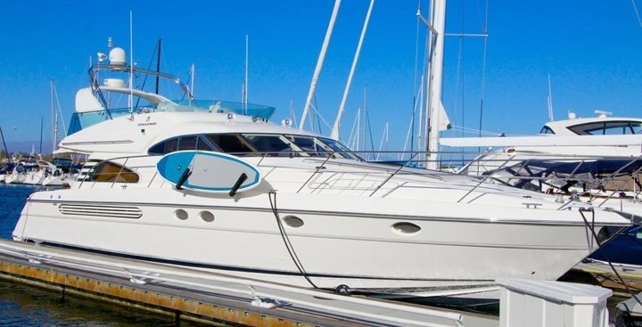Fairline`
