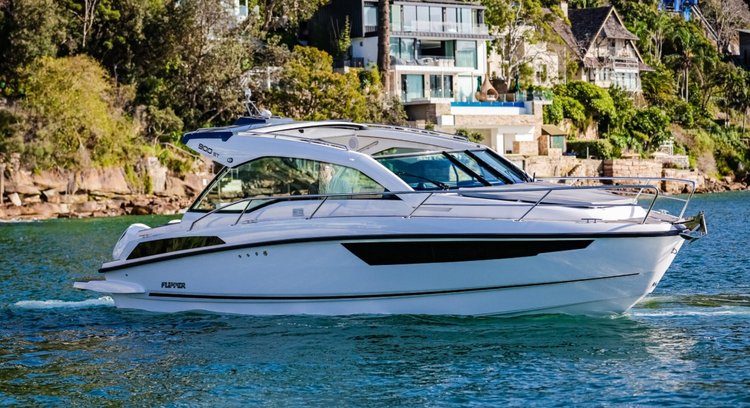 Discover Zadar region surroundings on this Flipper 900 ST Nimbus Group boat