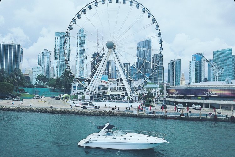 Boating is fun with a Sea Ray in Miami