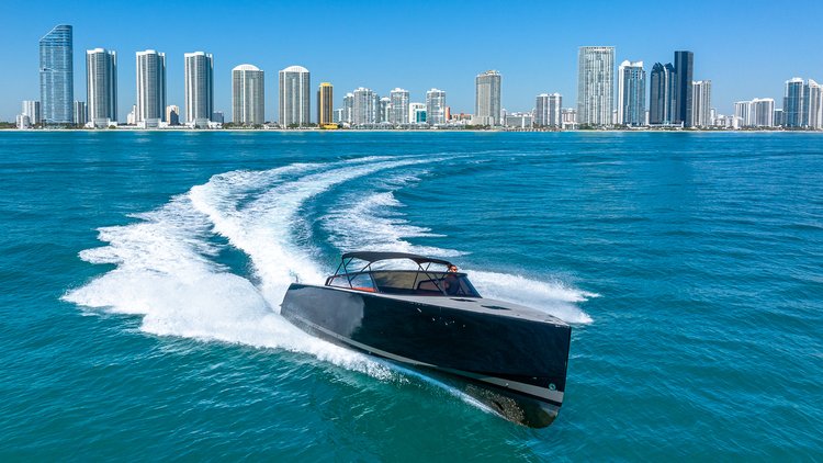 Ultimate Deal! Vandutch 40 ft for Rent in Miami, Florida.
