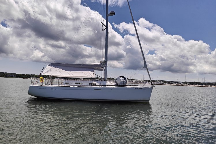 Sail & Stay in Nantucket – Private Charters + Overnight Aboard a Beneteau 36.7