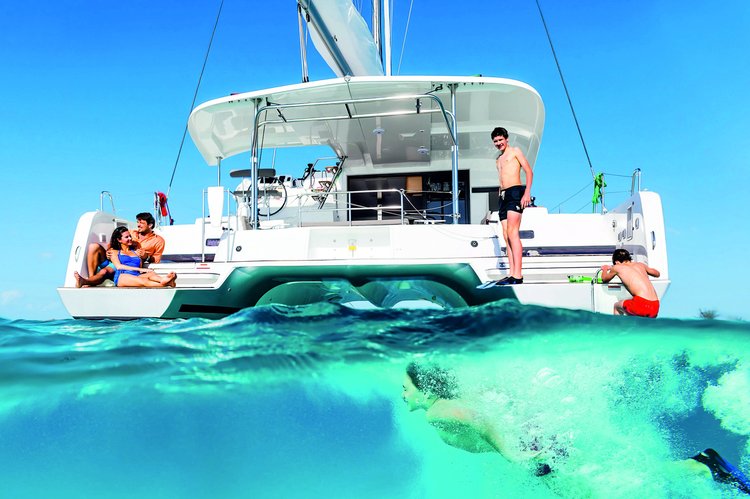 Sail in Style and Comfort in Lisbon!