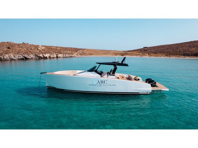 This motor boat charter is perfect to enjoy Glyfada - Athens