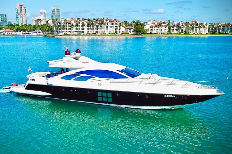 Ultimate Deal! Azimut S 86 ft Yacht for Rent in Miami, Florida.