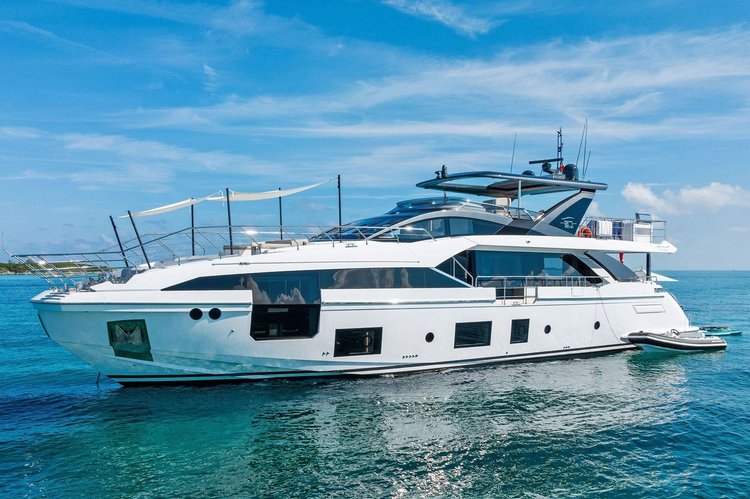 Last Minute Deal! Azimut 88' Yacht for Rent in Miami, Florida.