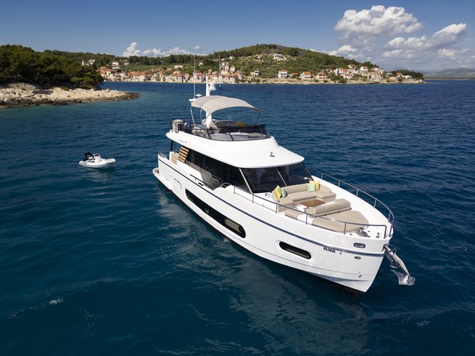 Enjoy luxury and comfort on this Šibenik motor boat charter